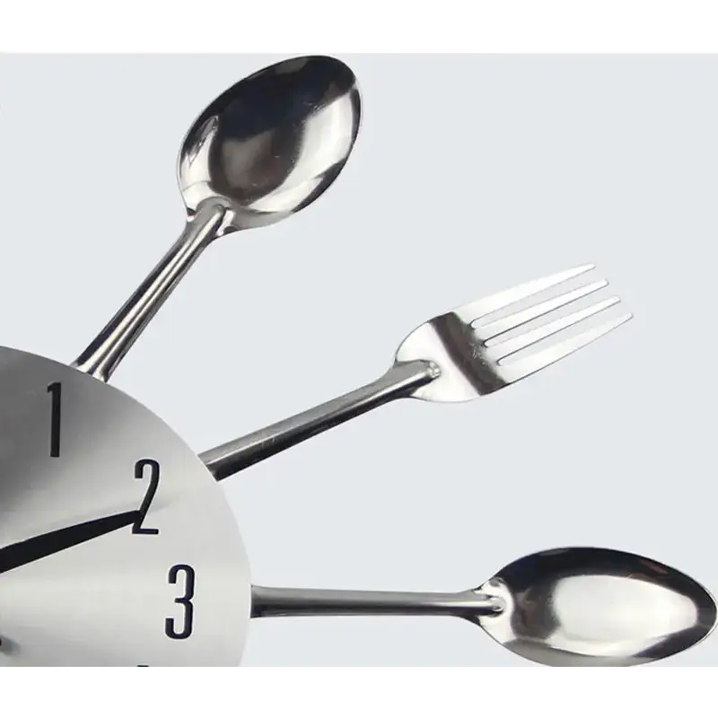 mały zegar ścienny do kuchni - Srebrny