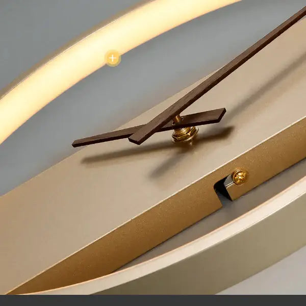 zegar ścienny podświetlany