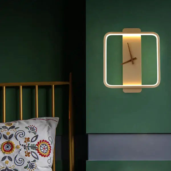 zegar ścienny podświetlany