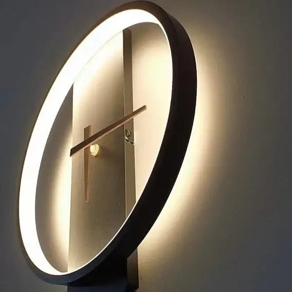 zegar ścienny podświetlany